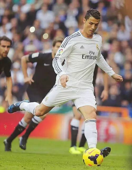 神显得尤为 神显得尤为